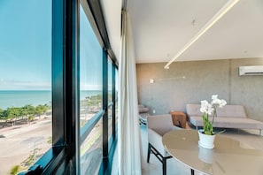 Suite (Master) | 1 bedroom, pillowtop beds, minibar, in-room safe