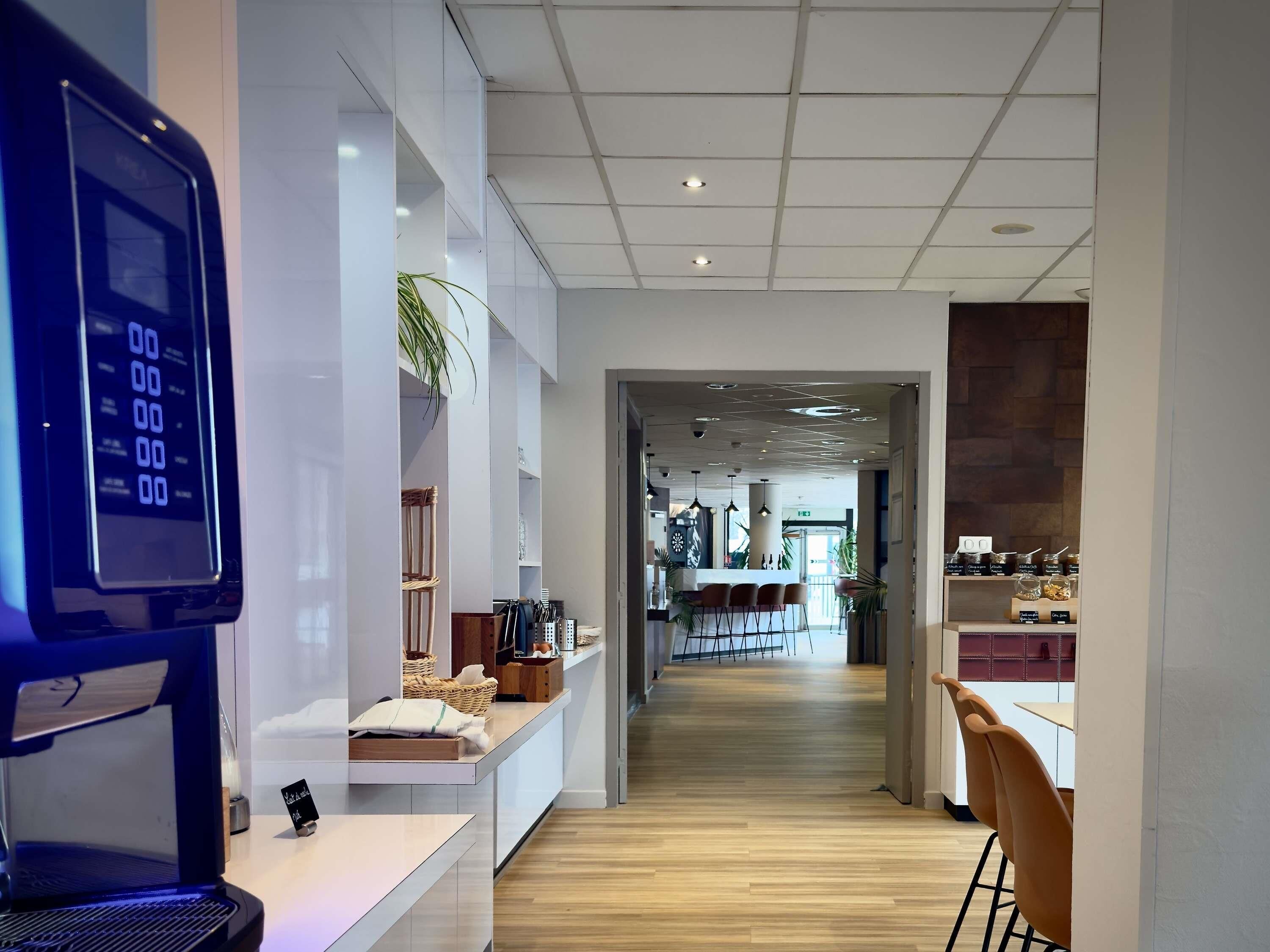 Desayuno buffet diario (EUR 10 por persona)