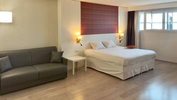 Suite, Multiple Beds | Premium bedding, desk, blackout drapes, soundproofing