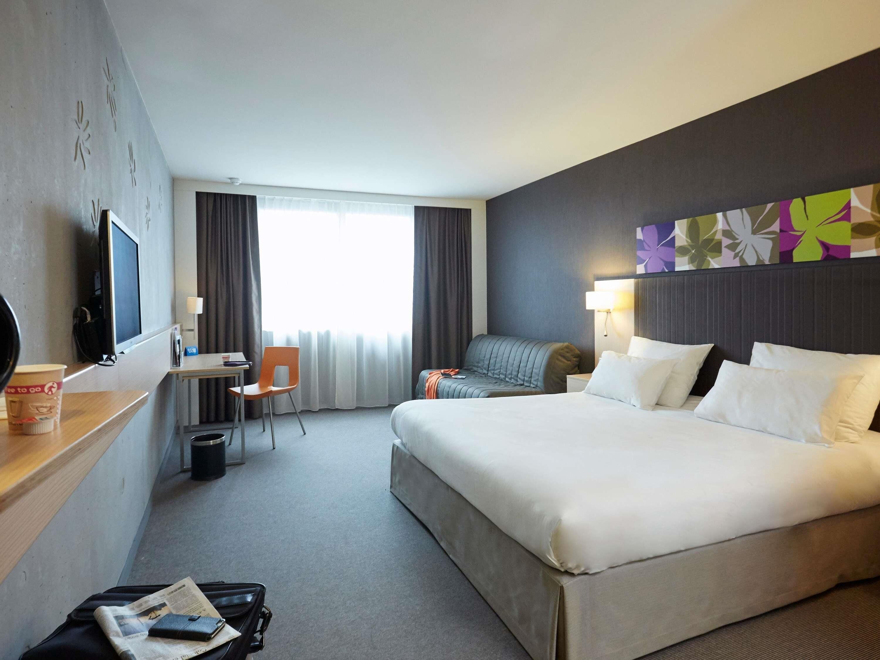 Peralatan tempat tidur premium, tilam berlapik, bar mini 