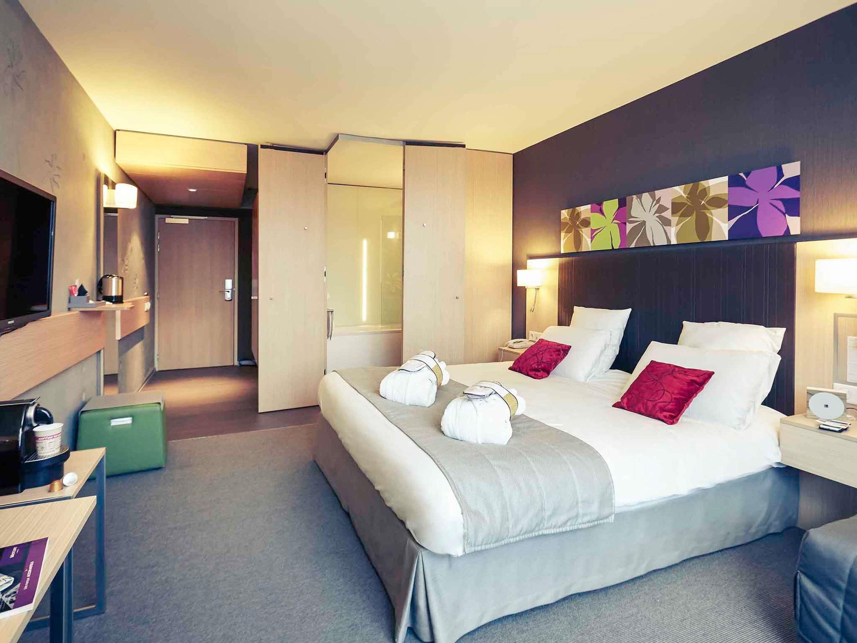 privilege, standard room, 1 double bed with sofa bed | premium bedding, pillow-top beds, minibar, in-room safe