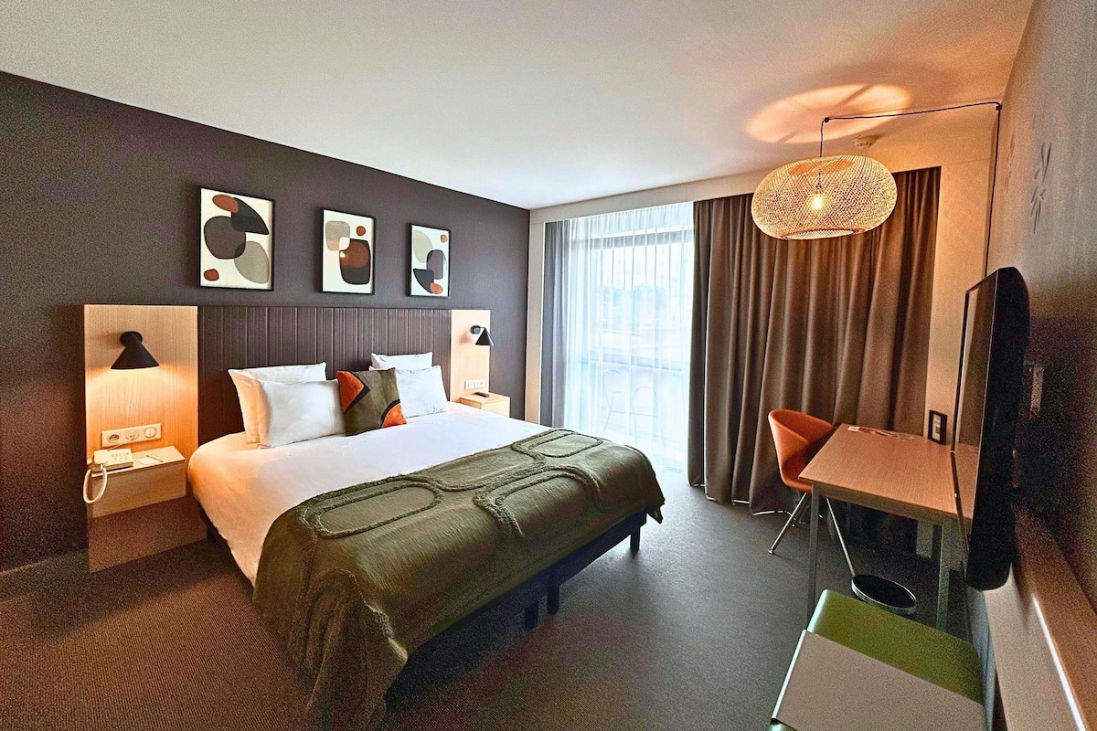 Privilege, Comfort Room, 1 Double Bed | Premium bedding, pillowtop beds, minibar, in-room safe