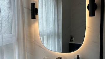 Double or Twin Room, Ensuite (room 1) | Bathroom