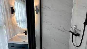 Double or Twin Room, Ensuite (room 1) | Bathroom