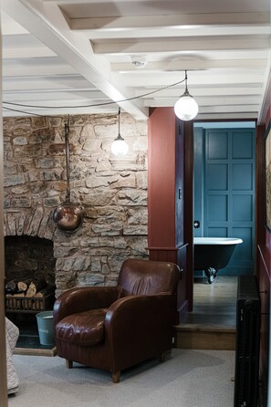 Luxury Double Room, Ensuite (Batherm ) | 1 bedroom - Bridge House (Tiverton)