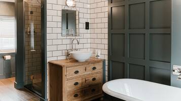 Luxury Double Room, Ensuite (Batherm ) | Bathroom