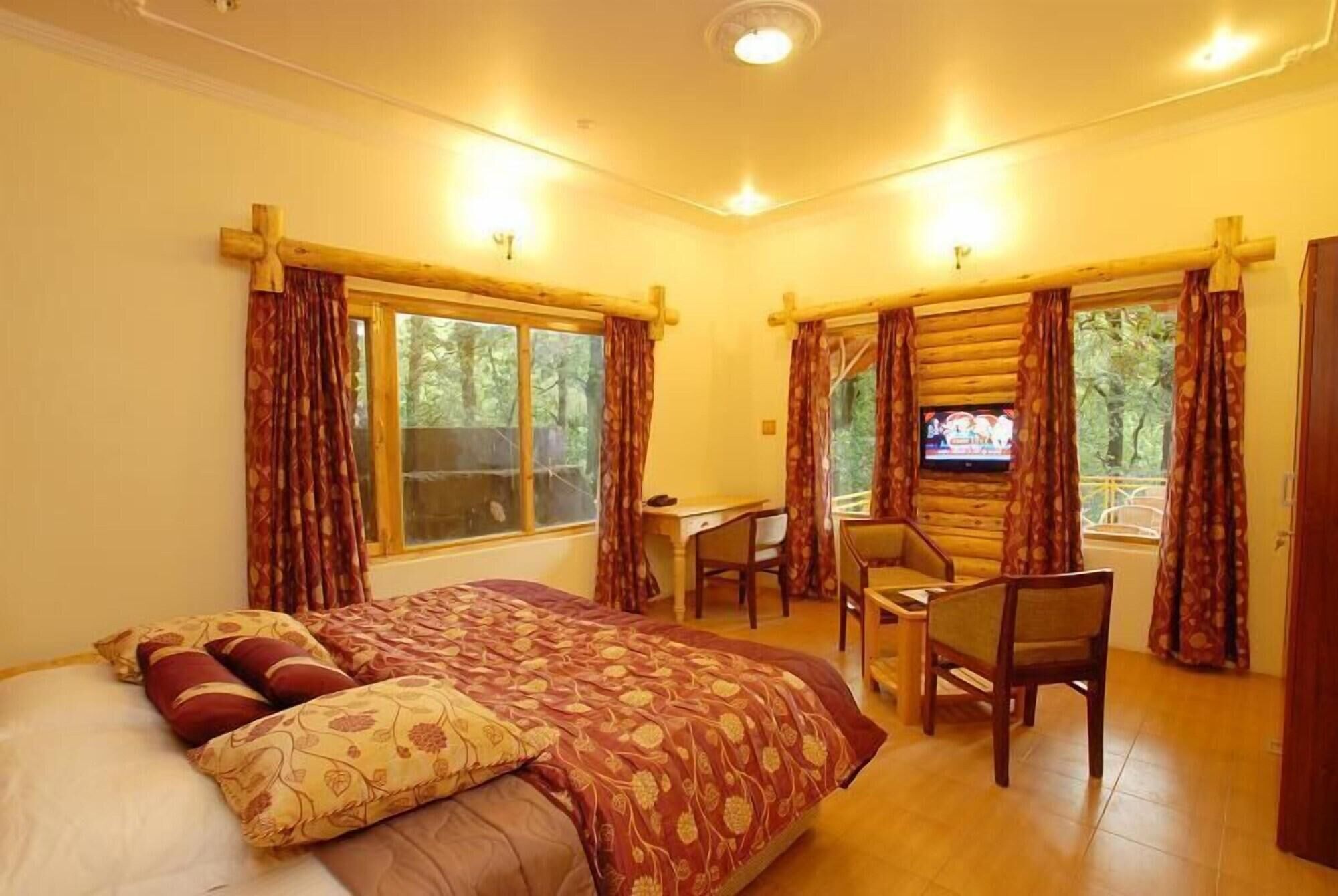 Desk, iron/ironing board, rollaway beds, free WiFi