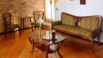 Junior Suite | Living room | LCD TV