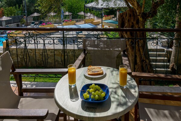 Appartement, 2 slaapkamers | Uitzicht vanaf balkon