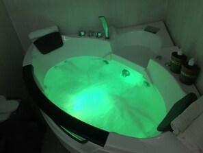 Chambre Double Deluxe, bain à remous