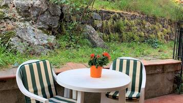Comfort Apartment (per 4 persone) (via Parodi 4) | Terrace/patio