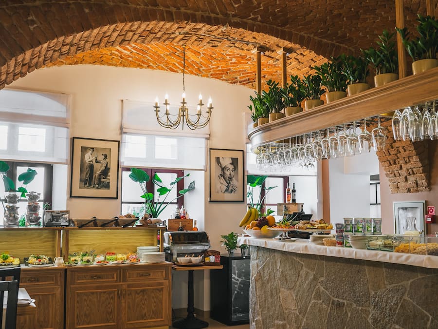 Daily buffet breakfast (PLN 55 per person)