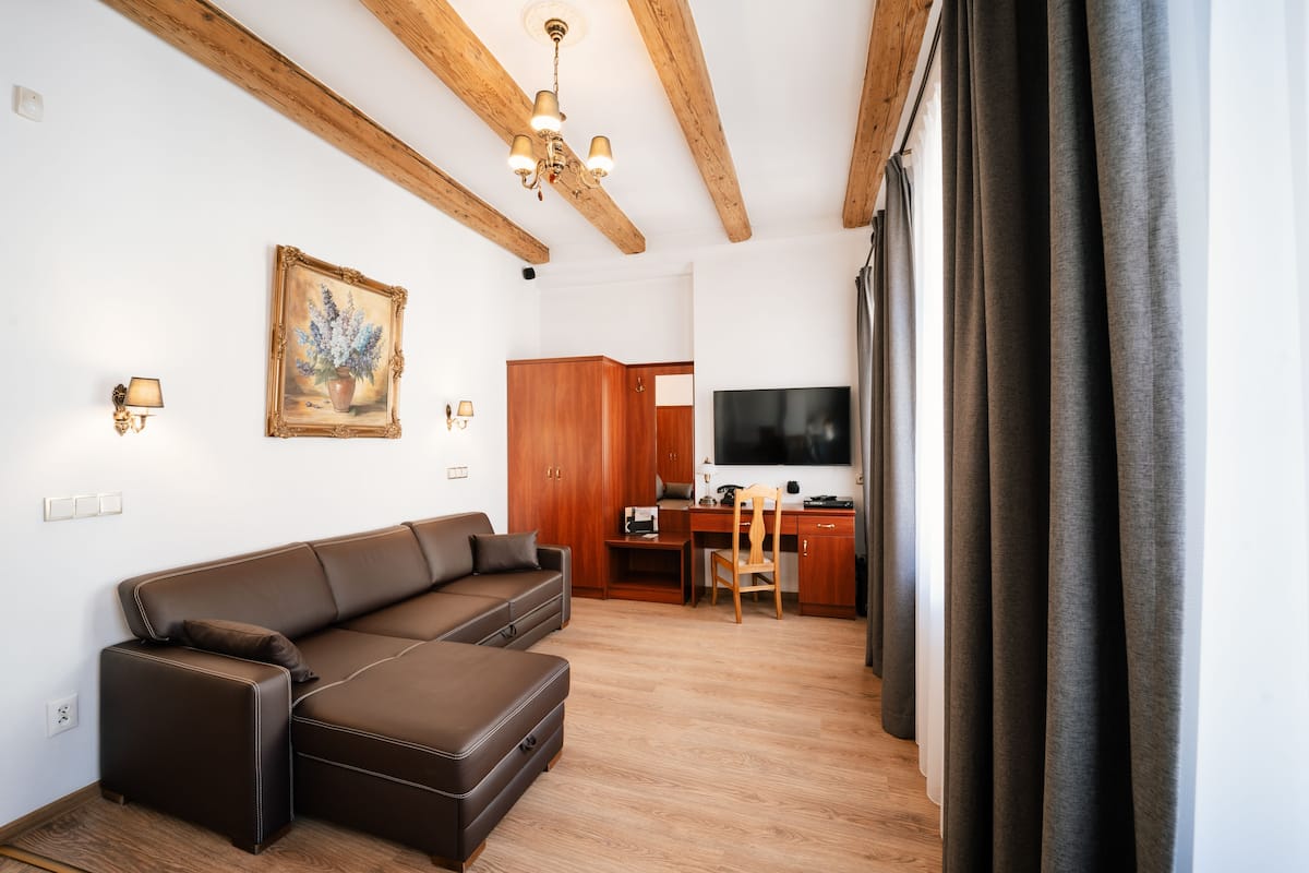 Standaard appartement (for 3 ) | Woonkamer | Een ledtelevisie