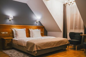 Departamento superior (for 2) | Minibar, caja de seguridad en la habitación y escritorio 