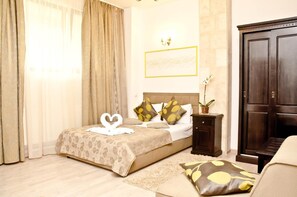 Egyptian cotton sheets, premium bedding, minibar, in-room safe - Belleville (Iasi)