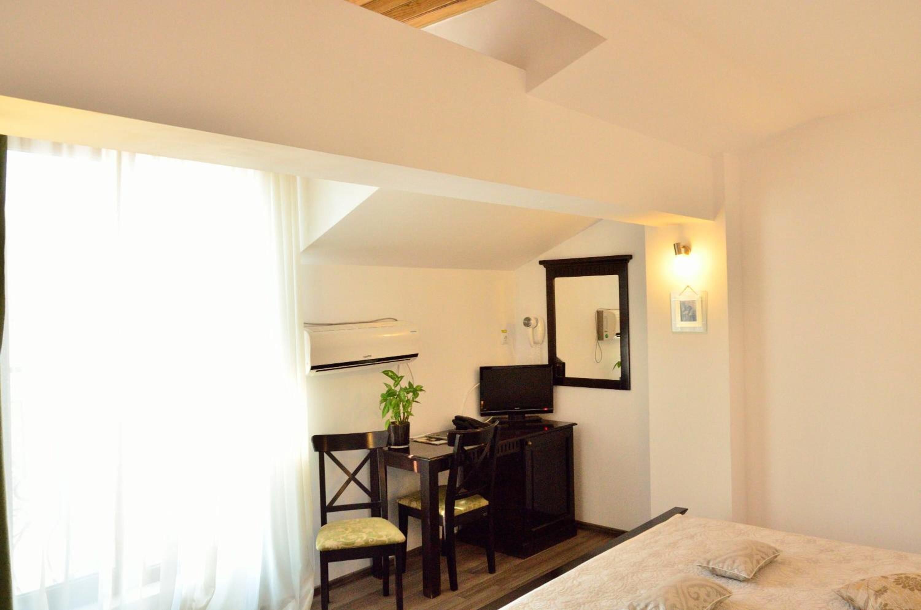 egyptian cotton sheets, premium bedding, minibar, in-room safe