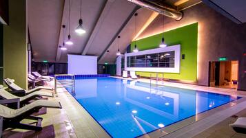 Innenpool, Liegestühle