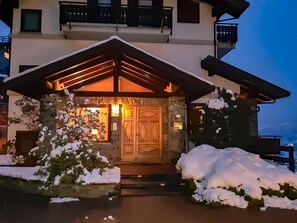 Property entrance - Hotel Panoramique (Sarre)