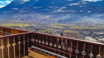 Select Comfort beds, individually furnished, desk, cribs/infant beds