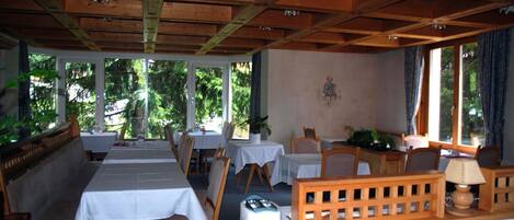 Petit déjeuner buffet compris tous les jours