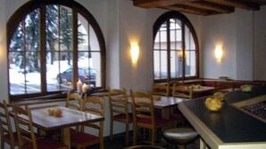 2 restaurants servant le petit déjeuner