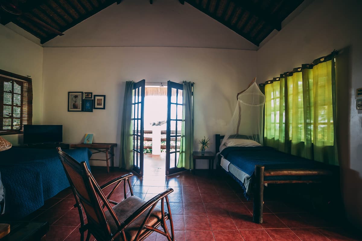 1 bedroom, free WiFi, bed sheets