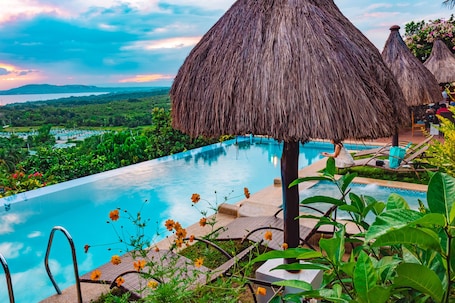Outdoor pool, sun loungers. Marqis Sunrise Sunset Resort and Spa