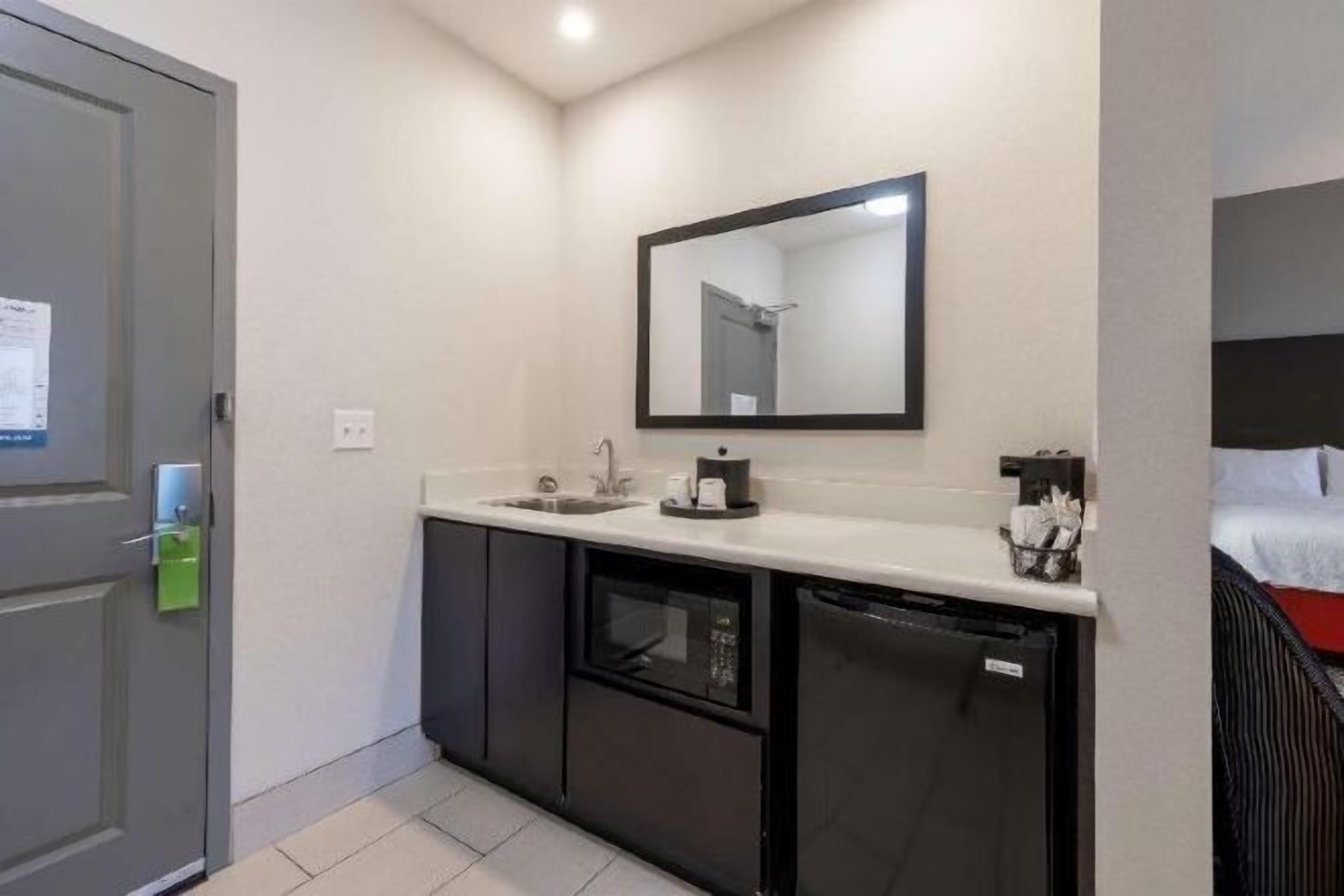 旋水按摩花洒、免费洗浴用品、吹风机、毛巾