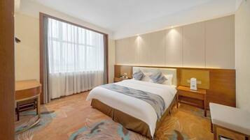 Minibar, in-room safe, alarm clocks