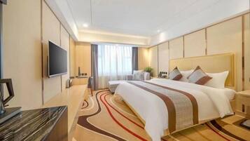 Minibar, in-room safe, alarm clocks