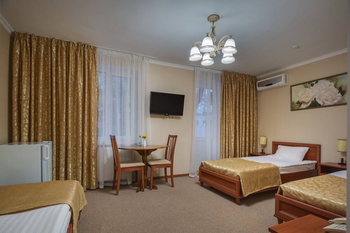 Standard Triple Room | Minibar, in-room safe, blackout drapes, cribs (surcharge)