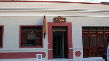 Fachada da propriedade