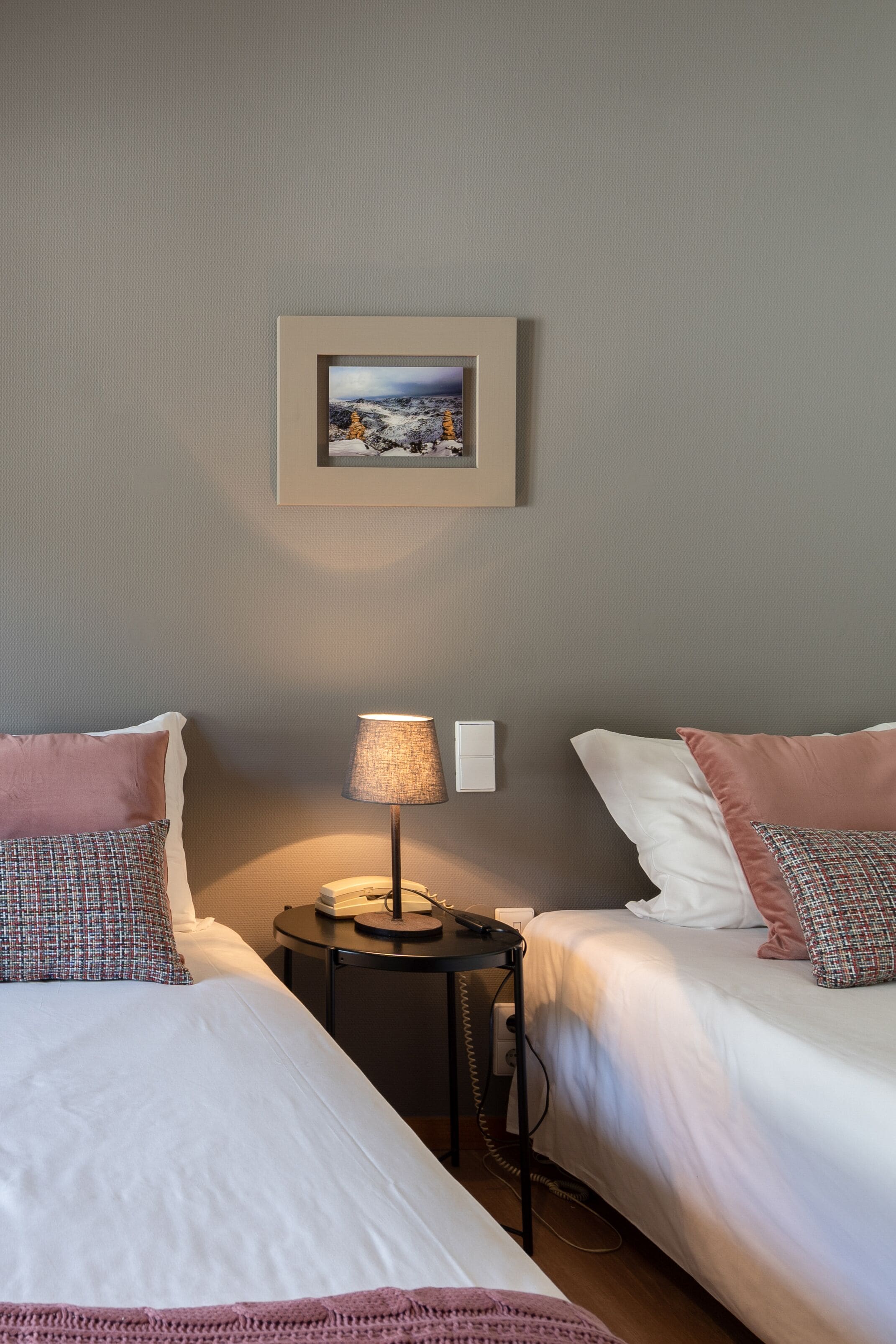 standard triple room | desk, free wifi, bed sheets