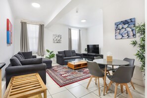 Deluxe 1Bedroom Apartment | Living area | LCD TV - BeiRoom Hyde Park Apartments (London)