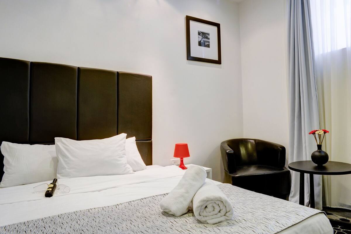 In-room safe, soundproofing, cribs (free), WiFi (free)