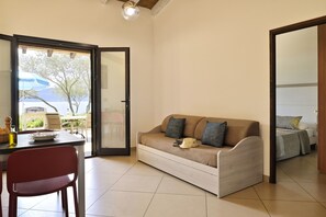 Full-size fridge, microwave, oven, stovetop - Résidence Arco Plage (Olmeto)