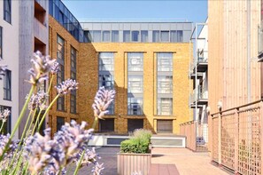 Aerial view - Axiom Park Hotel (London)