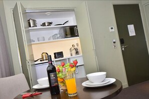 Fridge - Axiom Park Hotel (London)