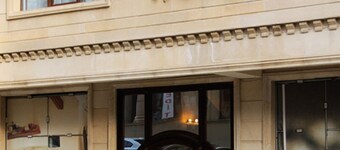 Avand Hotel