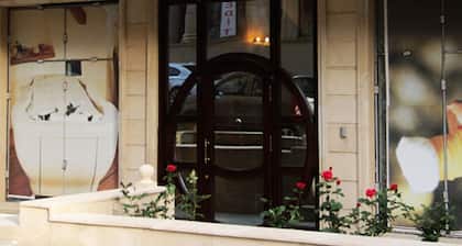 Avand Hotel