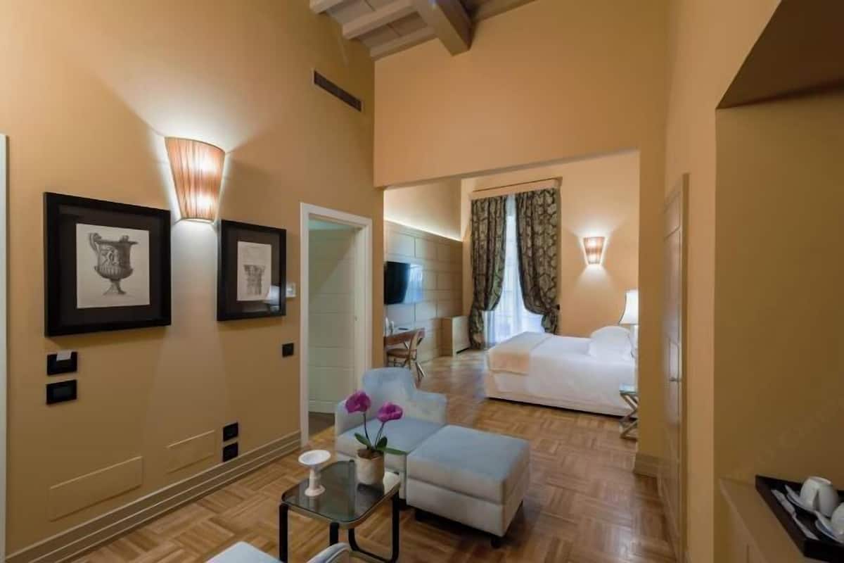 Ropa de cama de alta calidad y minibar