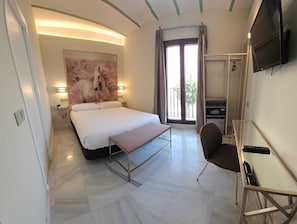 Premium bedding, in-room safe, individually decorated - Hotel YIT Casa Grande (Jerez de la Frontera)