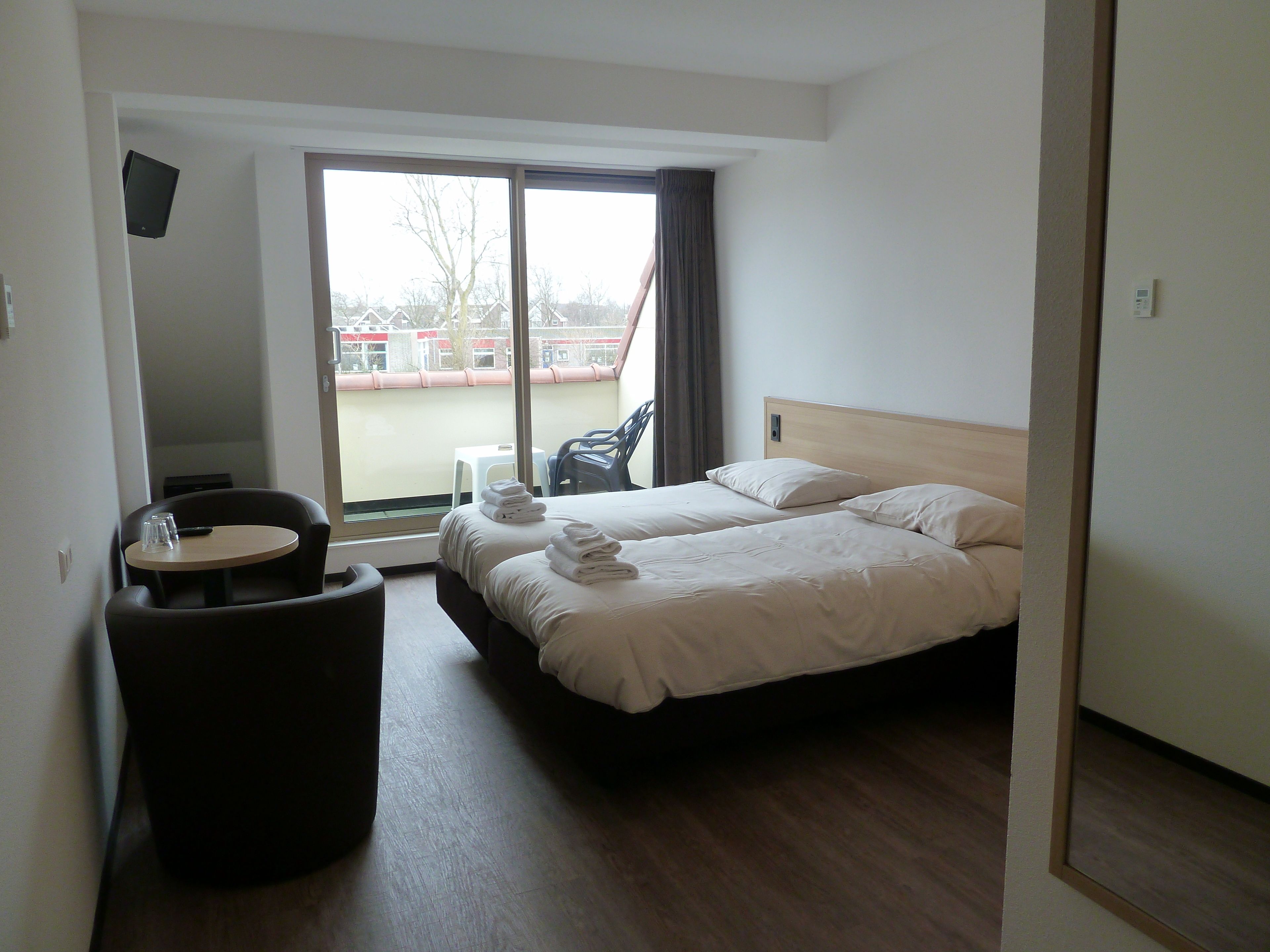 double room (loggia) | in-room safe, free wifi, bed sheets
