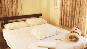 Chambre simple, salle de bain privée (A/C)