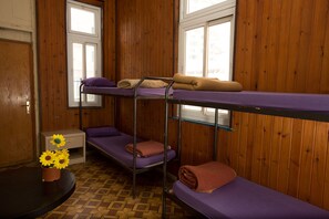 โต๊ะทำงาน