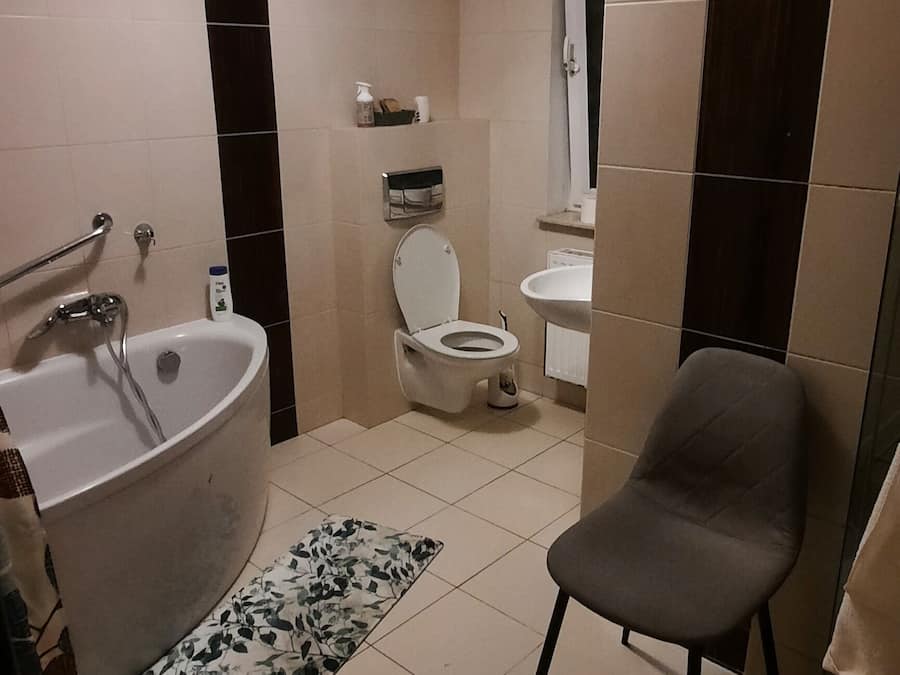 Phòng 4 cơ bản, không hút thuốc | Phòng tắm | Buồng tắm vòi sen, khăn tắm, xà phòng, dầu gội