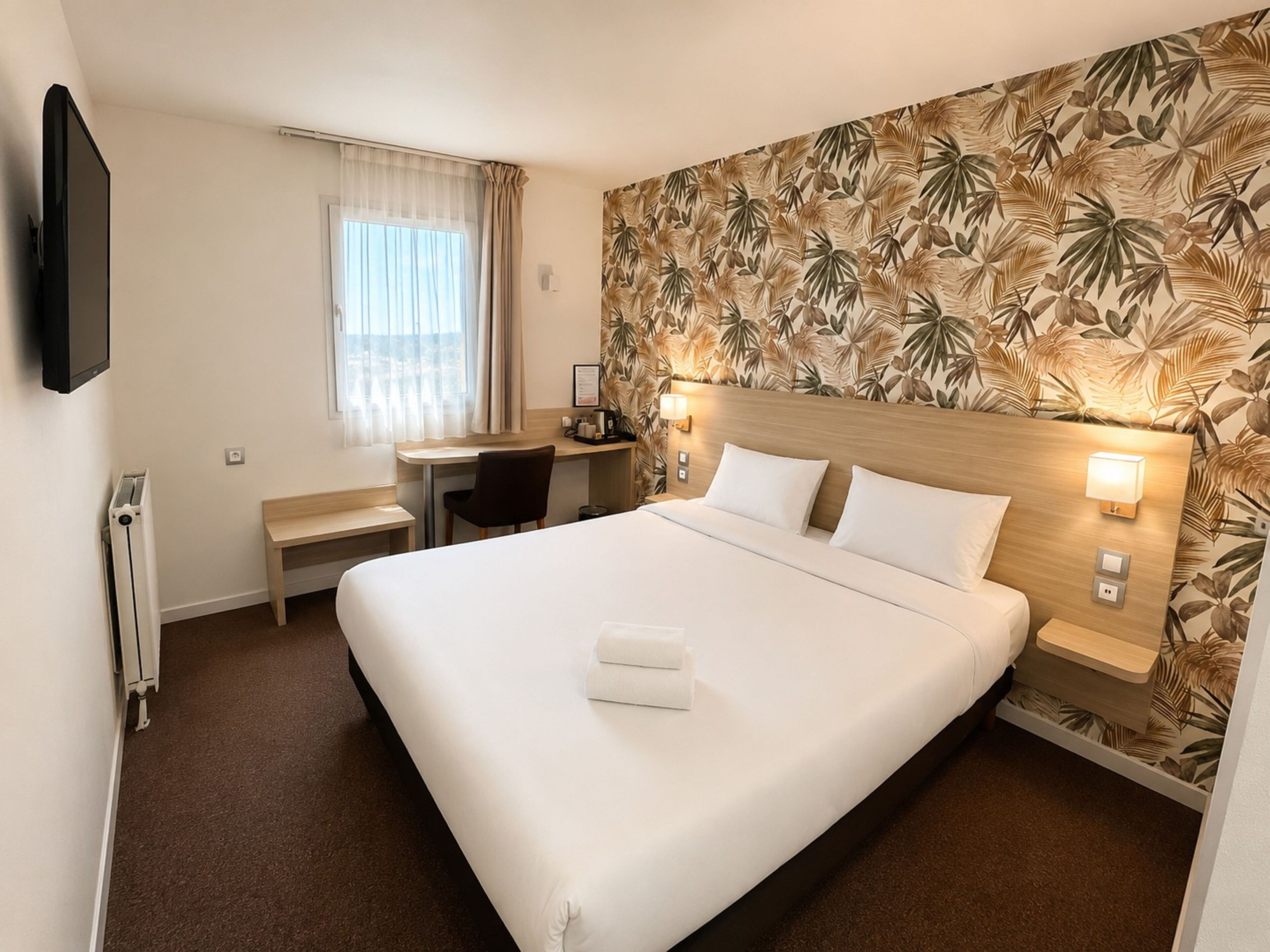Double Room | Premium bedding, Select Comfort beds, individually furnished, desk