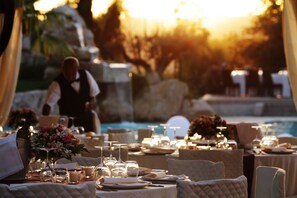 Breakfast, lunch, dinner served; pool views  - Il Postiglione Antica Posta dei Chigi (Campagnano di Roma)