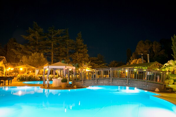 Outdoor pool, pool umbrellas, pool loungers