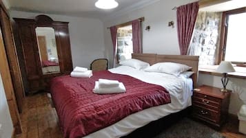 Double Room, Ensuite (Super King Size Disabled) | 1 bedroom, WiFi